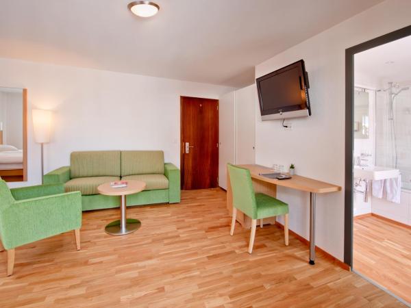 Hotel Bristol : photo 8 de la chambre chambre quadruple - vue sur montagnes