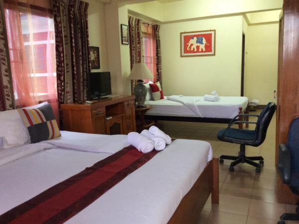 Saithong House : photo 5 de la chambre chambre triple avec balcon
