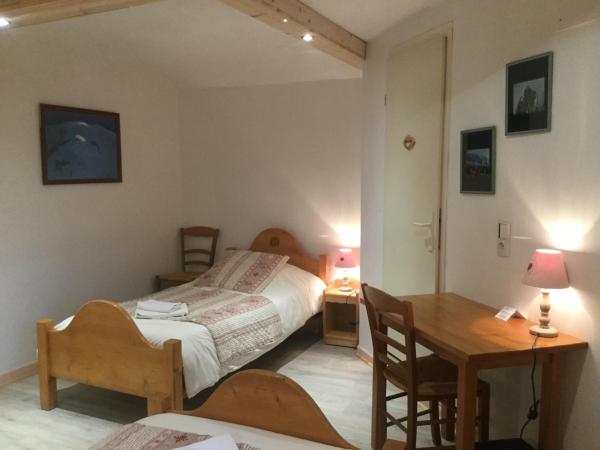 Chalet l'Aiglon : photo 4 de la chambre chambre double familiale