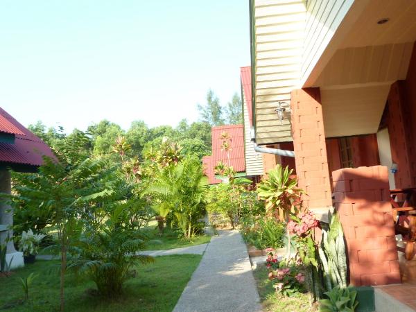 Ladda Resort : photo 8 de la chambre bungalow avec lits jumeaux
