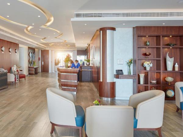 Roda Beach Resort : photo 8 de la chambre coral cave deluxe room