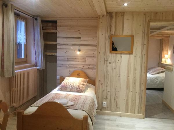 Chalet l'Aiglon : photo 3 de la chambre chambre double familiale