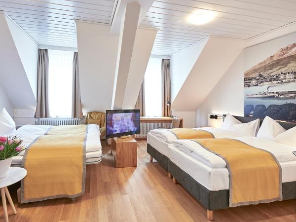 Hotel Central Luzern : photo 8 de la chambre chambre familiale standard