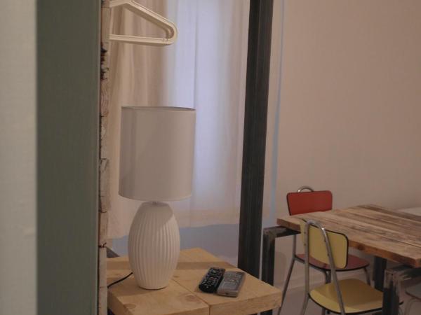My Eco Rooms Olbia : photo 9 de la chambre chambre triple avec salle de bains privative séparée