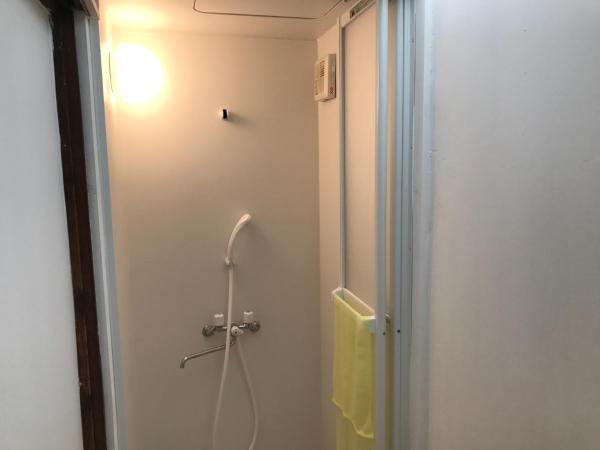 Guest House OkiniⅡ : photo 4 de la chambre chambre familiale avec douche