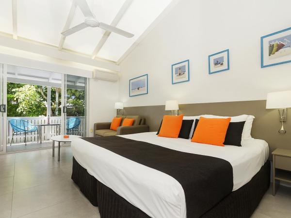 By The Sea Port Douglas : photo 6 de la chambre studio avec balcon