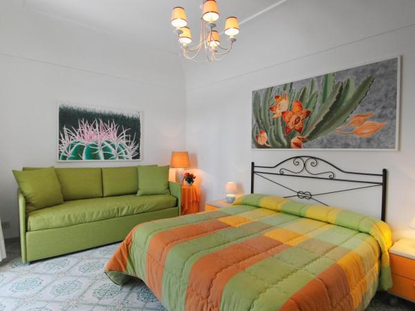 Casa Augusto B&B : photo 8 de la chambre chambre double ou lits jumeaux avec terrasse - vue sur mer