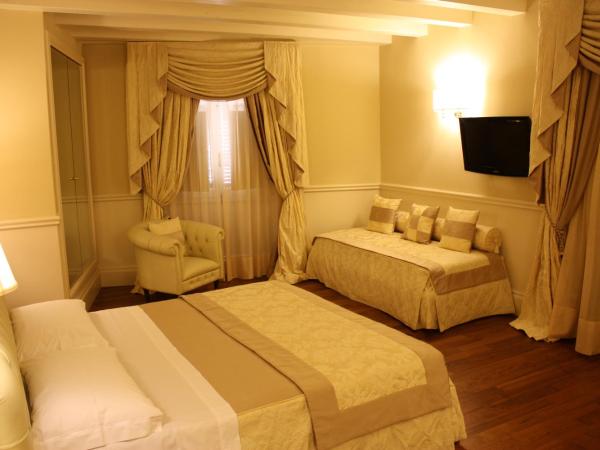 Suite Hotel Santa Chiara : photo 3 de la chambre chambre triple