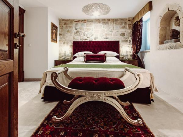 Villa Nepos Hotel : photo 9 de la chambre luxueux appartement 2 chambres