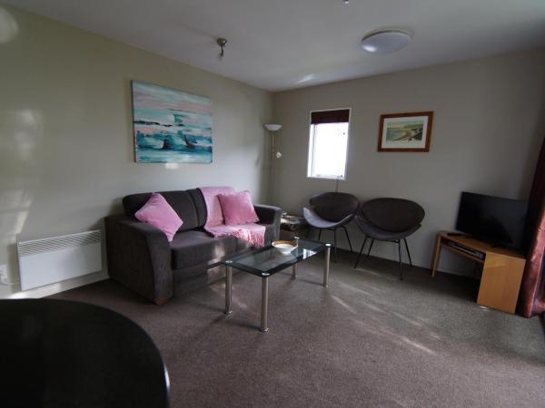 Sumner Bay Motel : photo 6 de la chambre appartement