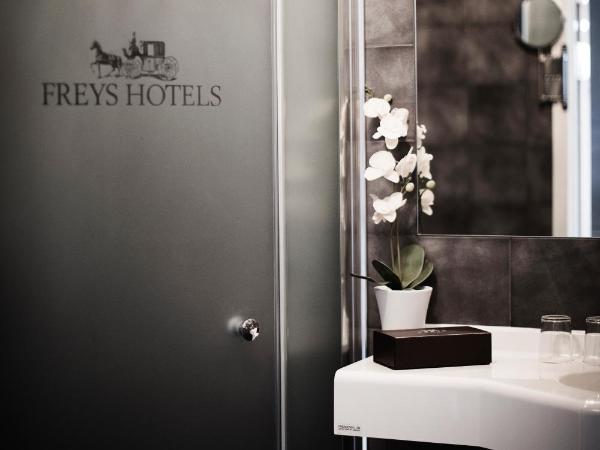 Freys Hotel : photo 6 de la chambre chambre supérieure plus avec balcon