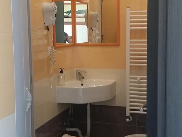 Il Sole e La Luna : photo 3 de la chambre chambre simple avec salle de bains privative