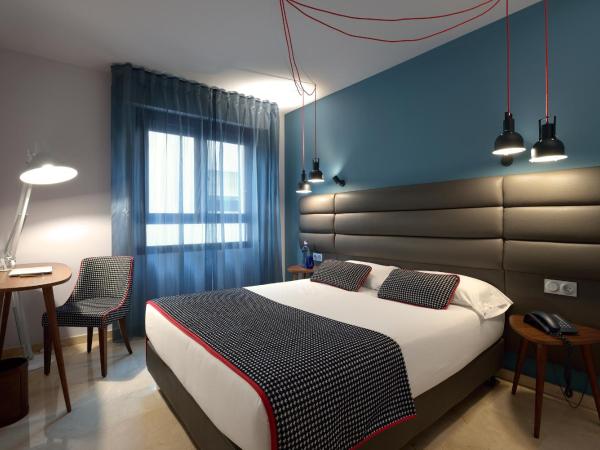 Hotel Pamplona Plaza : photo 9 de la chambre chambre double ou lits jumeaux