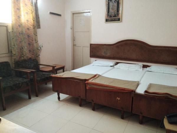 Srinivasa Lodge : photo 3 de la chambre chambre triple