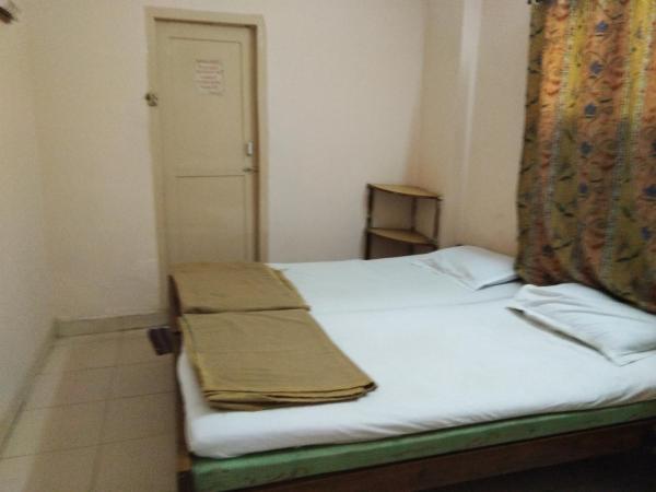 Srinivasa Lodge : photo 1 de la chambre chambre double standard avec ventilateur