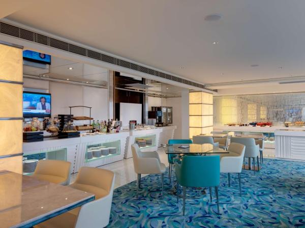 Regal Airport Hotel : photo 5 de la chambre chambre supérieure club exécutif