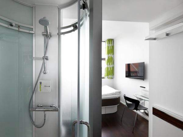 Wakeup - Aarhus : photo 5 de la chambre chambre double sky