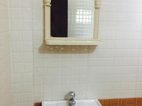 Mega Tourist Home Palarivattom : photo 2 de la chambre chambre double deluxe