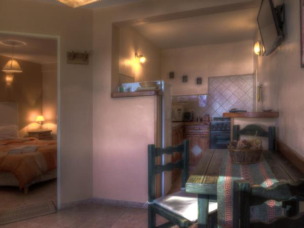 Apart Hotel Bungalows Los Cipresales : photo 8 de la chambre bungalow (3 adultes)
