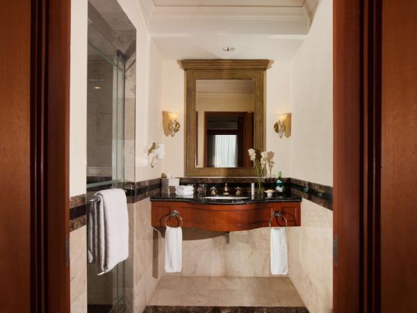 Hyatt Regency Yogyakarta : photo 4 de la chambre suite lit king-size