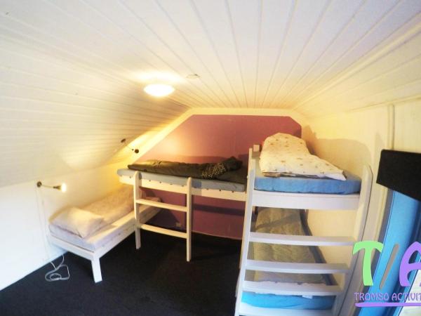 Tromso Activities Hostel : photo 3 de la chambre lit superposé dans dortoir mixte