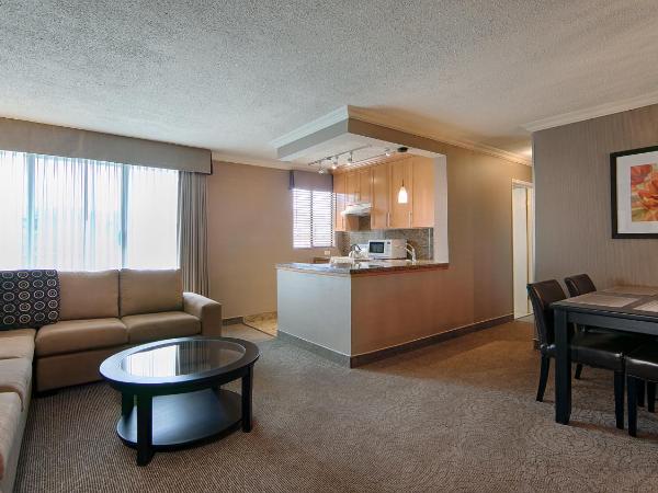 Best Western PLUS Inner Harbour Hotel : photo 5 de la chambre suite de luxe 1 chambre lit queen-size avec kitchenette - non-fumeurs