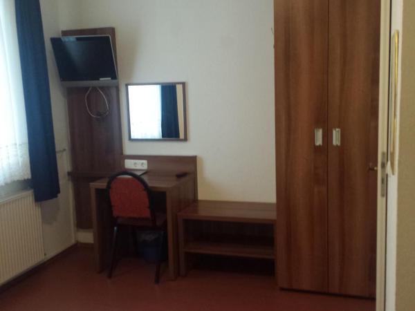 Hotel Riede : photo 4 de la chambre chambre simple avec salle de bains privative