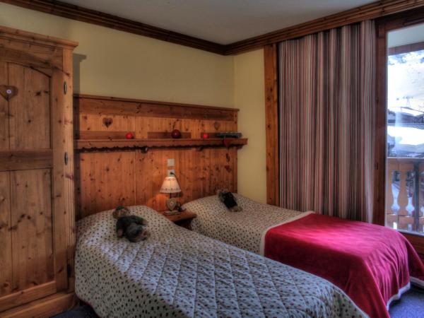 Le Cheval Blanc - Village Montana : photo 2 de la chambre appartement confortable 2 chambres avec cabane (8 personnes)