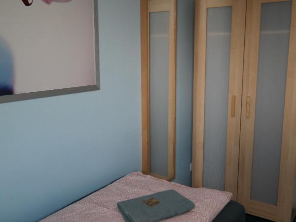 Hostel Inn-Berlin : photo 5 de la chambre chambre lits jumeaux avec salle de bains privative