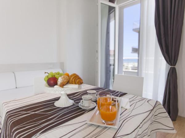 Hotel Houston Suites : photo 3 de la chambre appartement avec balcon