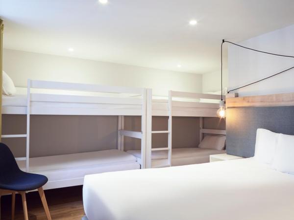 Hôtel Maison Montgrand - Vieux Port : photo 1 de la chambre chambre familiale avec terrasse - sous-sol