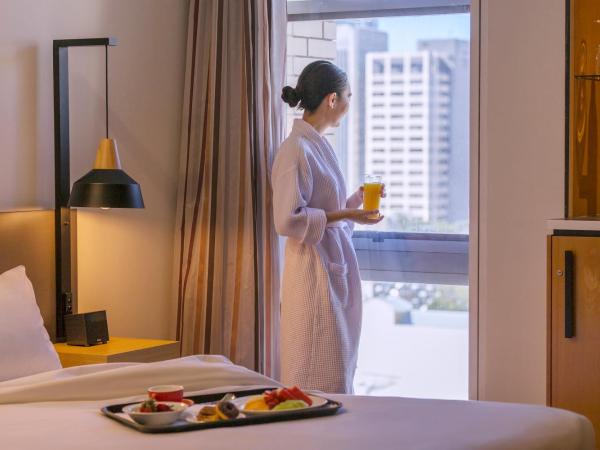 Mercure Brisbane King George Square : photo 5 de la chambre chambre lit queen-size privilège