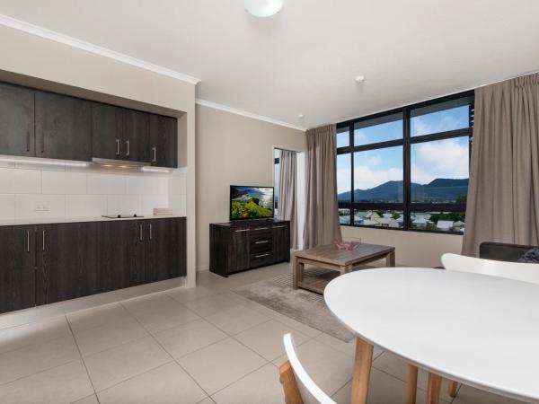 Sunshine Tower Hotel : photo 3 de la chambre appartement 1 chambre - côté piscine