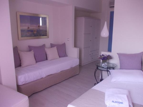 Alkyoni Beach Hotel : photo 3 de la chambre chambre triple standard - vue sur mer