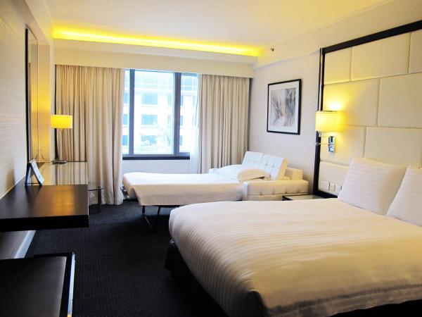 Regal Airport Hotel : photo 3 de la chambre chambre triple