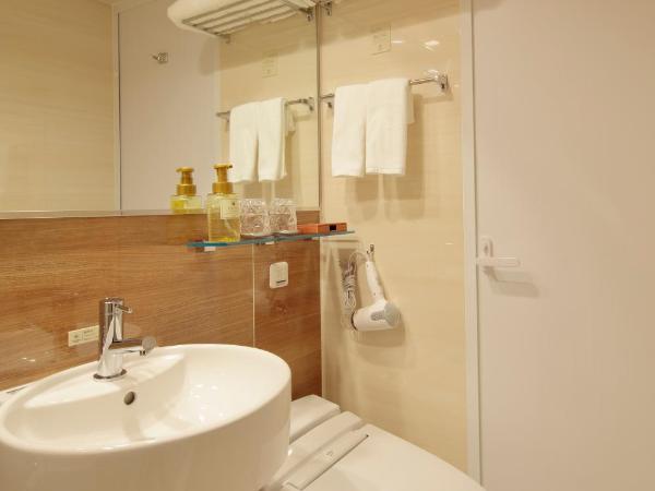 Candeo Hotels Osaka Namba : photo 5 de la chambre chambre lit queen-size - non-fumeurs