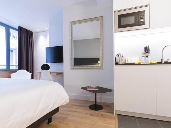 Studio luxe hyper centre piscine : photo 3 de la chambre appartement supérieur