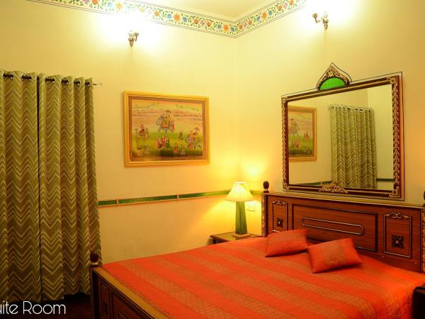 Hotel Vimal Heritage : photo 4 de la chambre suite royale