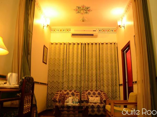 Hotel Vimal Heritage : photo 5 de la chambre suite royale