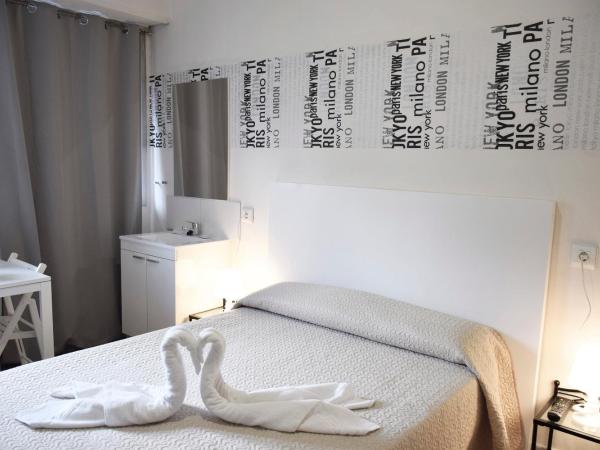 VALENCIA SUITS YOU Centro Histórico, Establecimiento Automatizado-Fast Auto Check in&Out, Solo para Adultos-Adults only : photo 2 de la chambre chambre double avec salle de bains commune