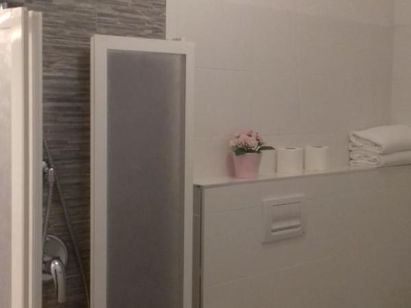 Gino's House : photo 5 de la chambre chambre lits jumeaux avec salle de bains