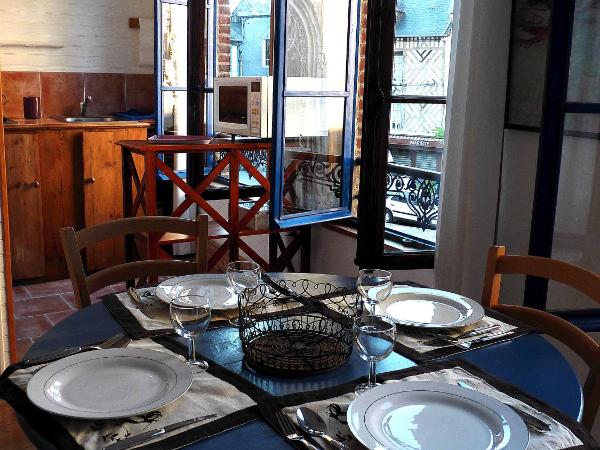 Atelier d'Art Saint Leonard : photo 9 de la chambre appartement en duplex