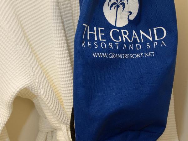The Grand Resort and Spa & Worthington All Male - Clothing Optional : photo 5 de la chambre studio - vue sur piscine 