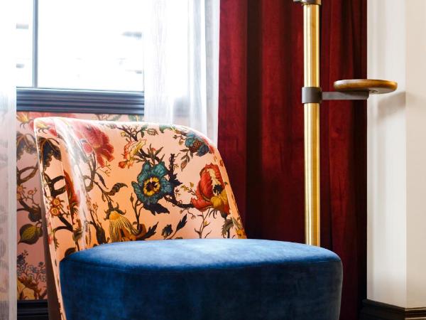 The Broadview Hotel : photo 7 de la chambre chambre lit king-size - vue sur ville