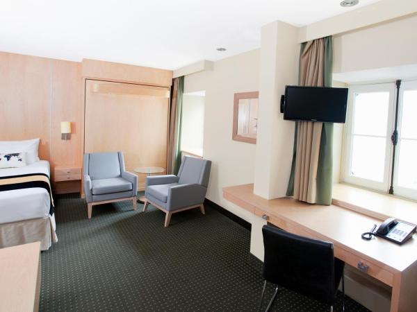 Hotel du Vieux Quebec : photo 3 de la chambre chambre supérieure avec 2 lits queen-size