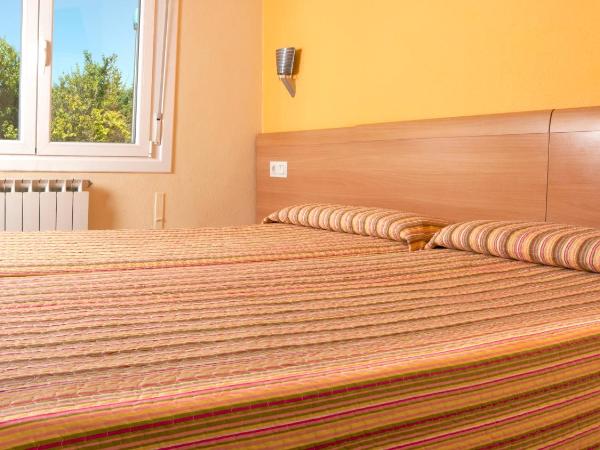 Pension Europa : photo 4 de la chambre chambre lits jumeaux avec salle de bains privative