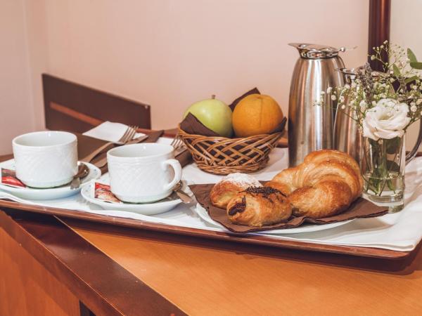 Hotel Bardo Recoletos Coco : photo 3 de la chambre chambre triple