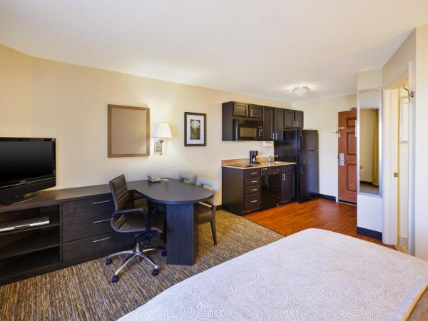 Candlewood Suites Indianapolis Airport, an IHG Hotel : photo 2 de la chambre studio lit queen-size - accessible aux personnes à mobilité réduite