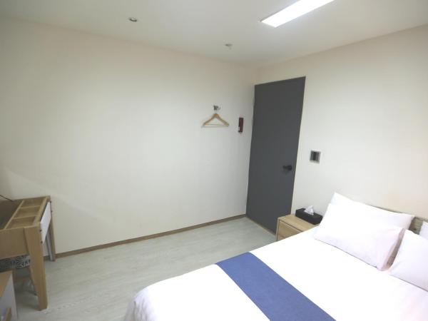 Must Stay Hotel Myeongdong : photo 9 de la chambre chambre double