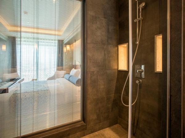 Golden Tulip Istanbul Bayrampasa : photo 1 de la chambre chambre lit queen-size exécutive - vue sur ville